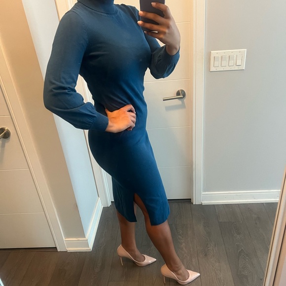 Puff sleeve turtleneck sweater dress - Picture 2 of 3